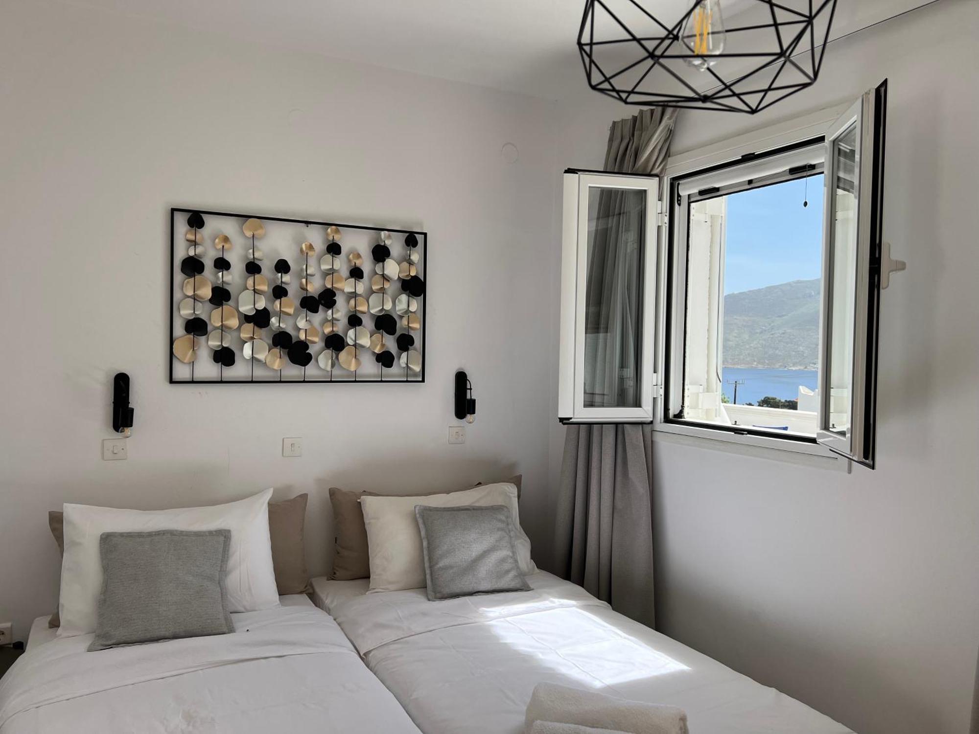 Nikos Studios Ливадия Экстерьер фото