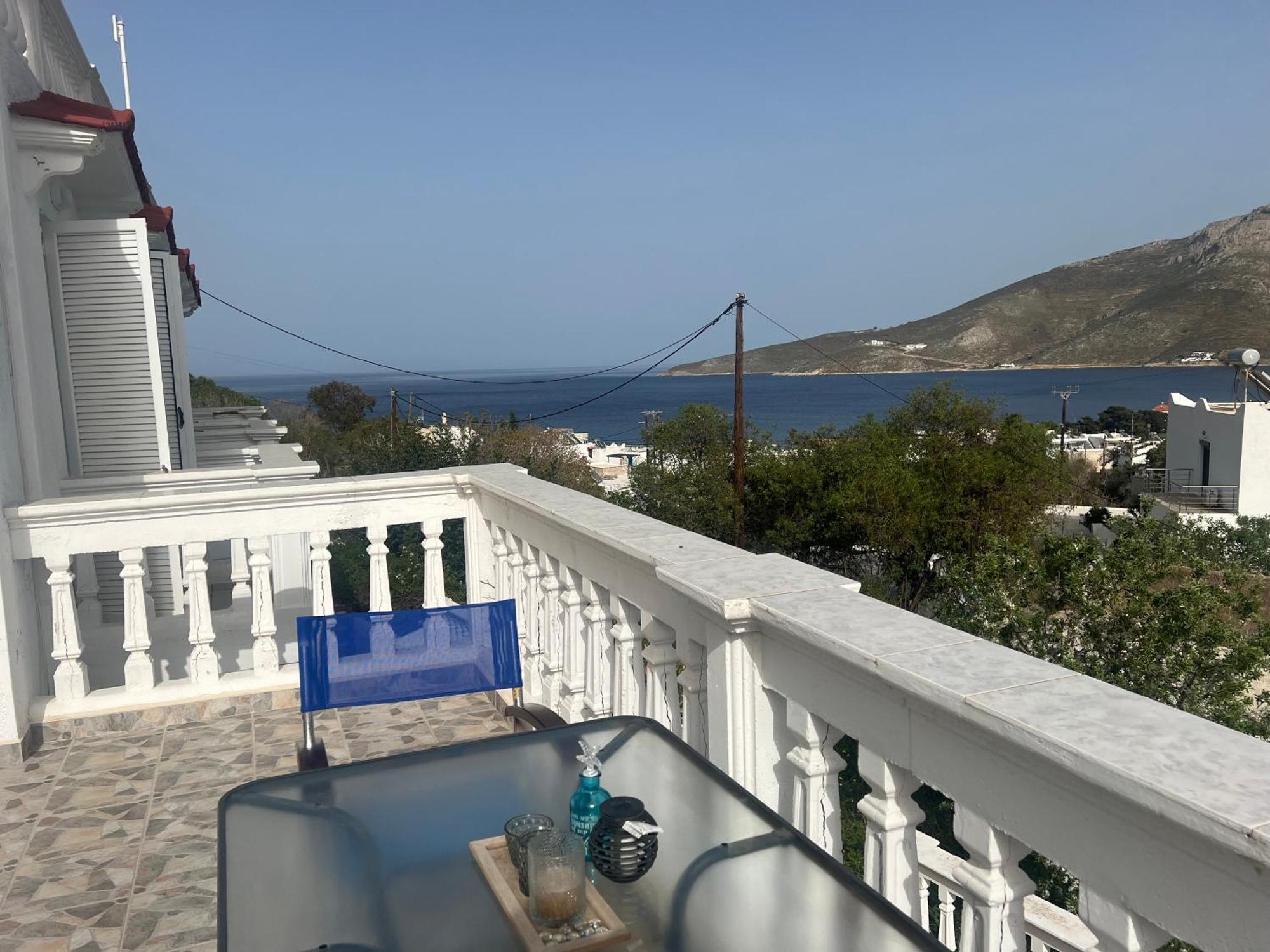 Nikos Studios Ливадия Экстерьер фото