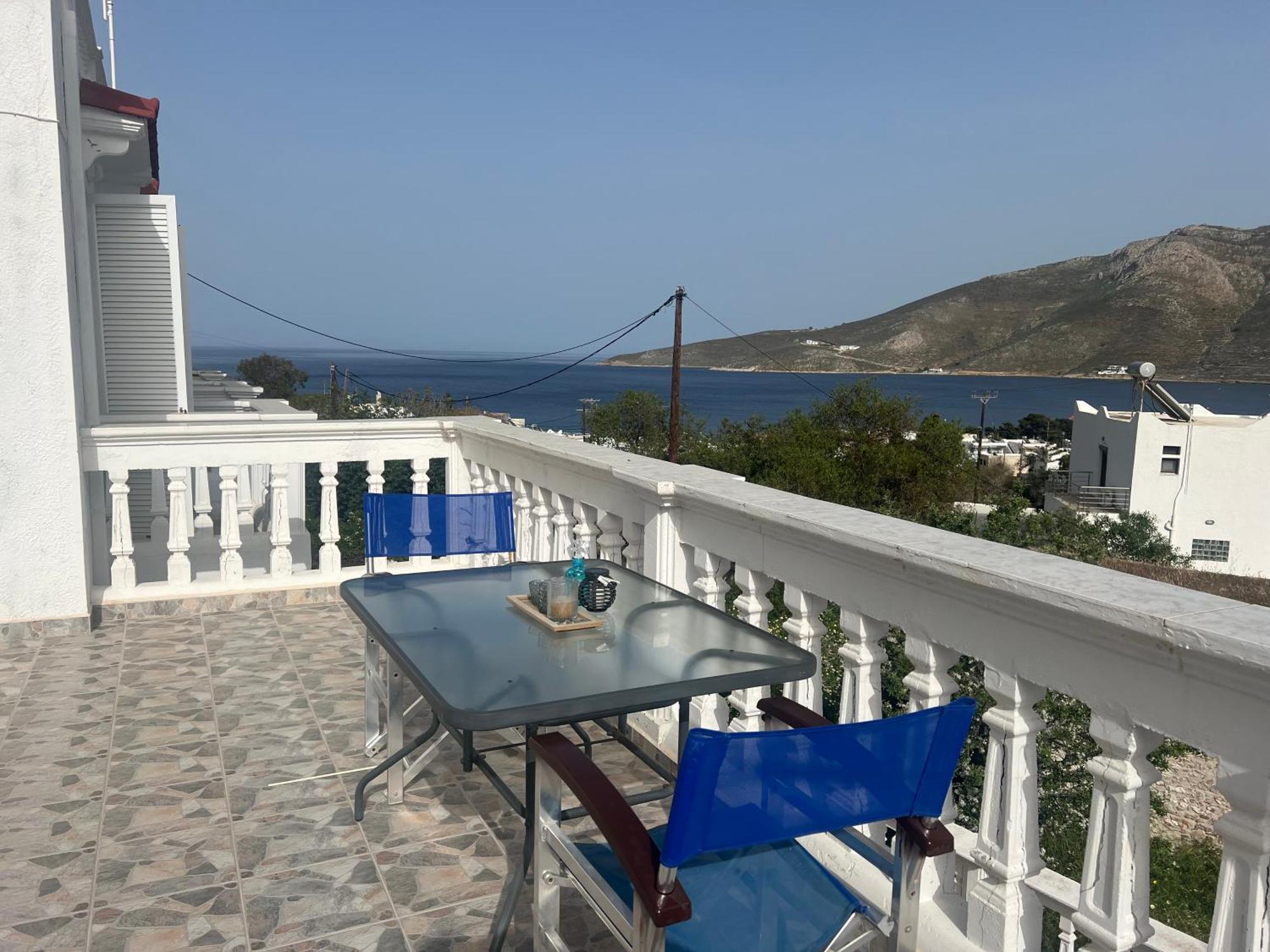 Nikos Studios Ливадия Экстерьер фото