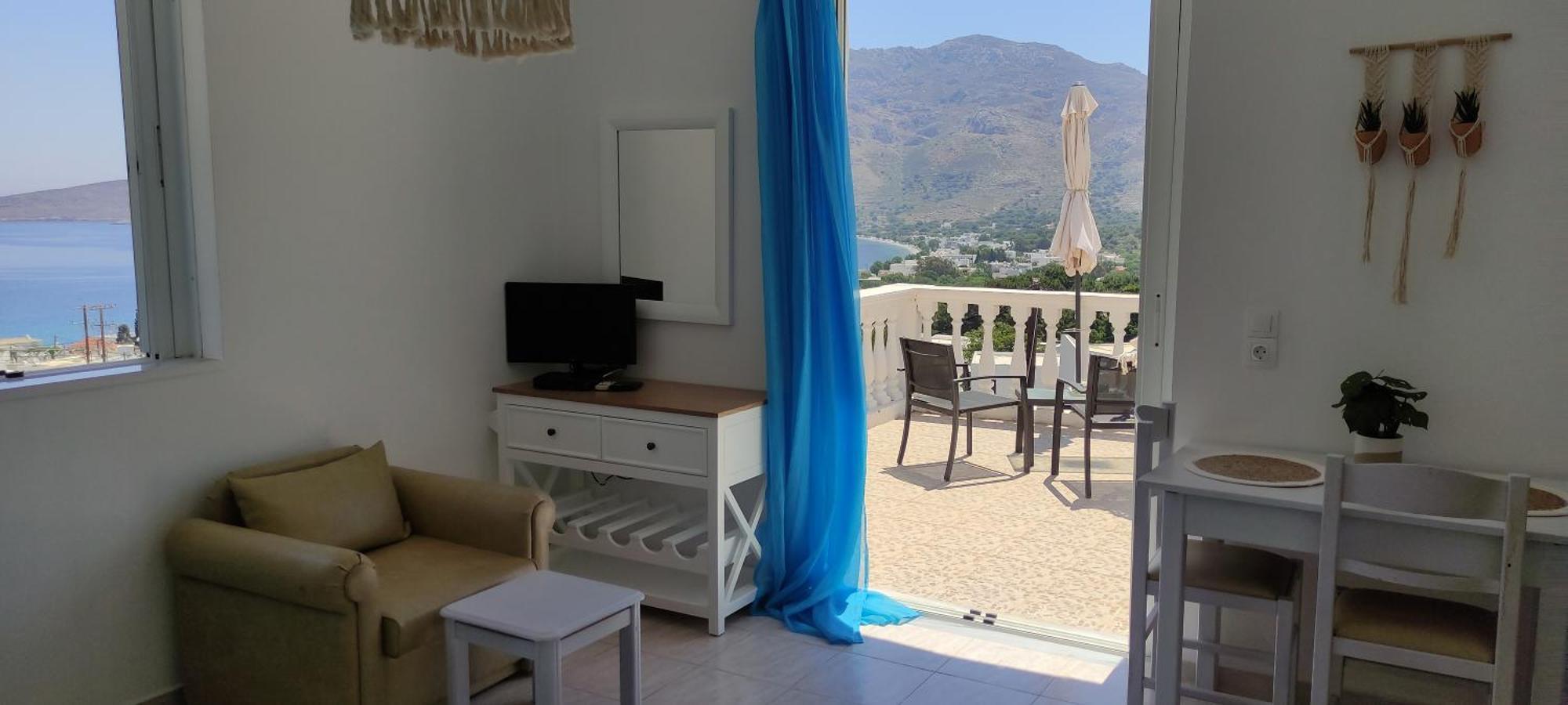 Nikos Studios Ливадия Номер фото