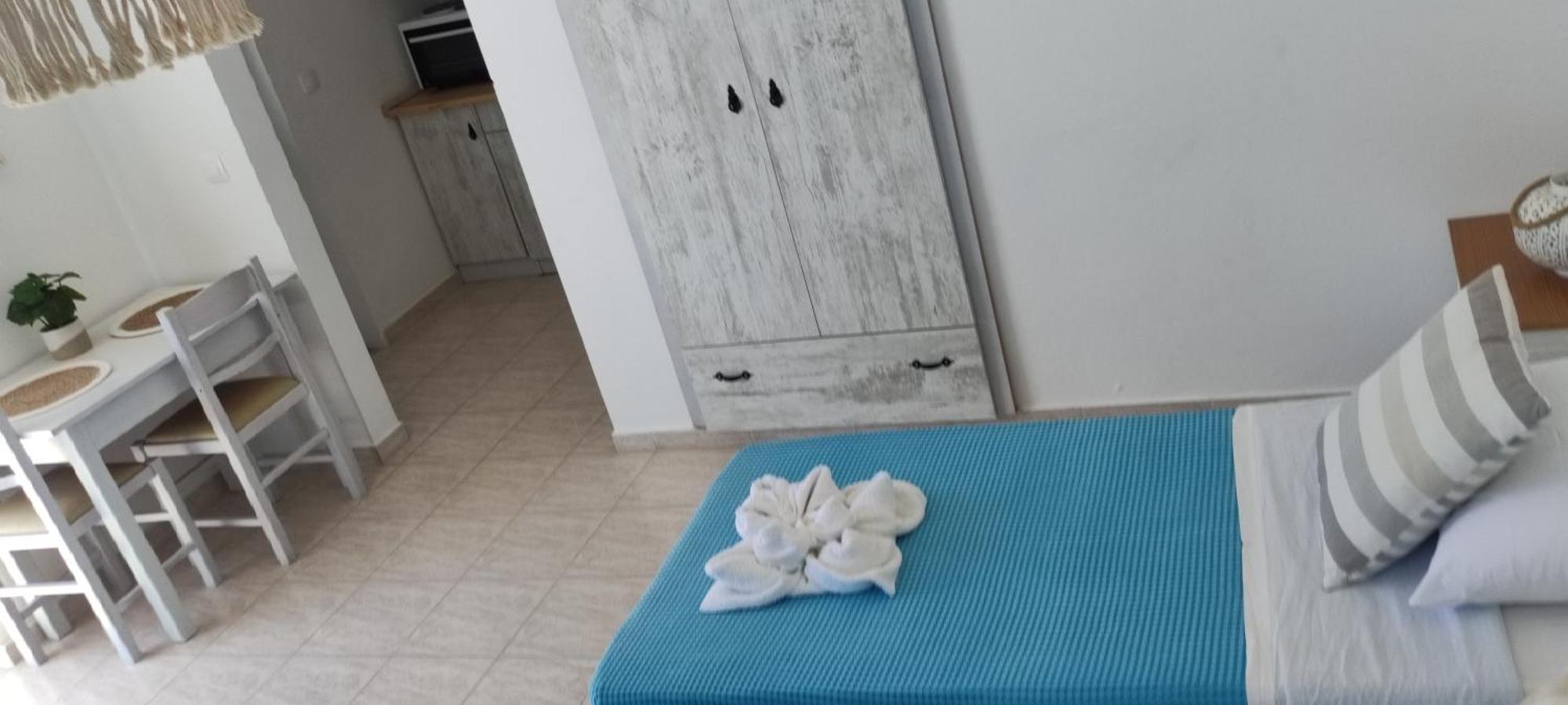 Nikos Studios Ливадия Номер фото